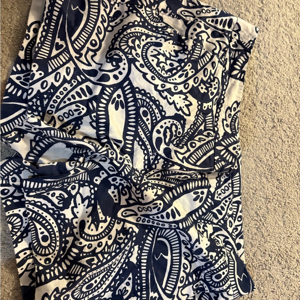 Lucy & Laurel Navy and White Patterned Shorts